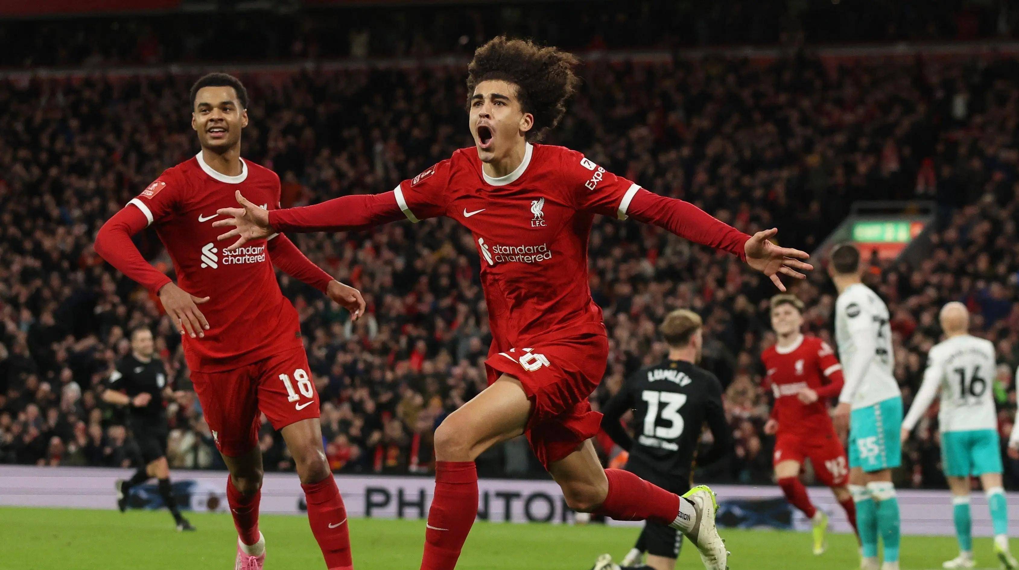 乐鱼app凯恩在利物浦比赛中险胜，战术调整引发热议！的简单介绍