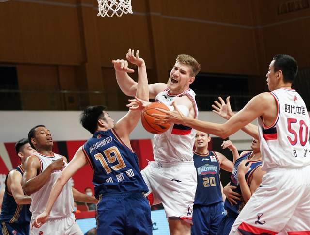 乐鱼棋牌赛前广州队调整名单以备英超国际比赛日AC米兰调整名单以备法甲，这一次真的蒂姆关键节点赛况扑朔迷离的简单介绍